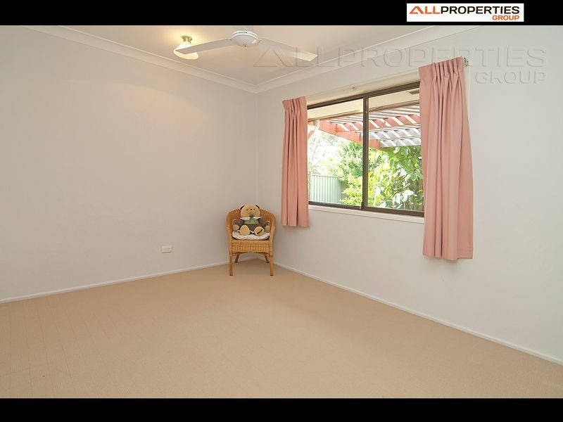 8 ANTLIA STREET, Regents Park QLD 4118