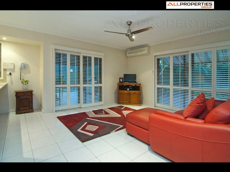 8 Kadgo Place, Westlake QLD 4074