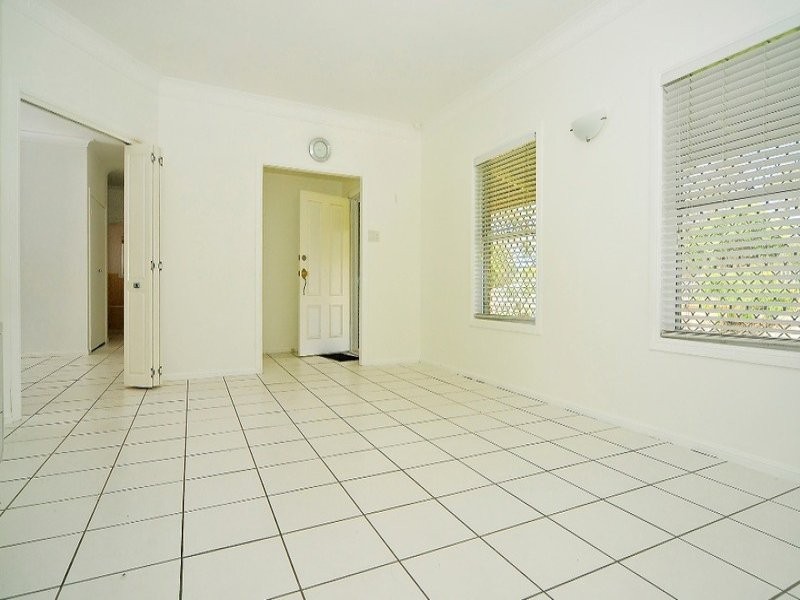 329 Blunder Rd, Durack QLD 4077