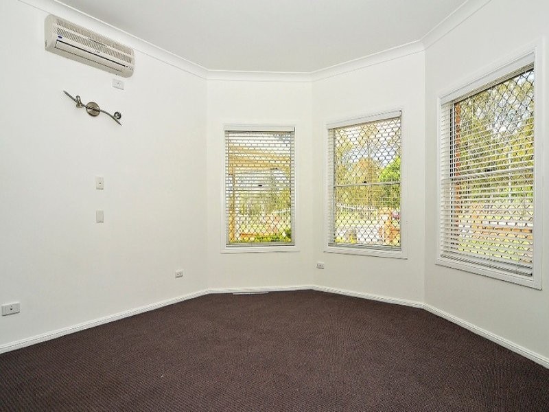 329 Blunder Rd, Durack QLD 4077