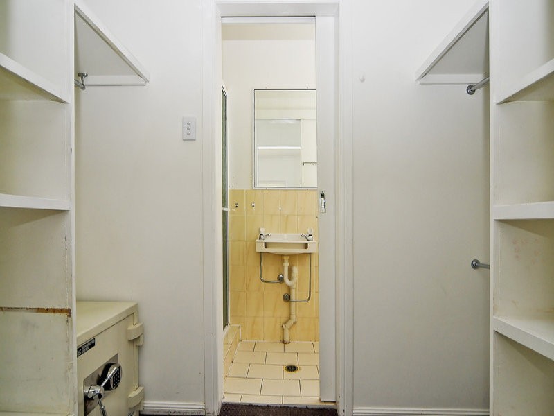 329 Blunder Rd, Durack QLD 4077