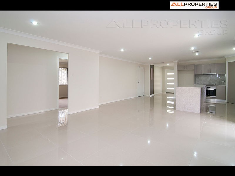 16 Dily Street, Hillcrest QLD 4118