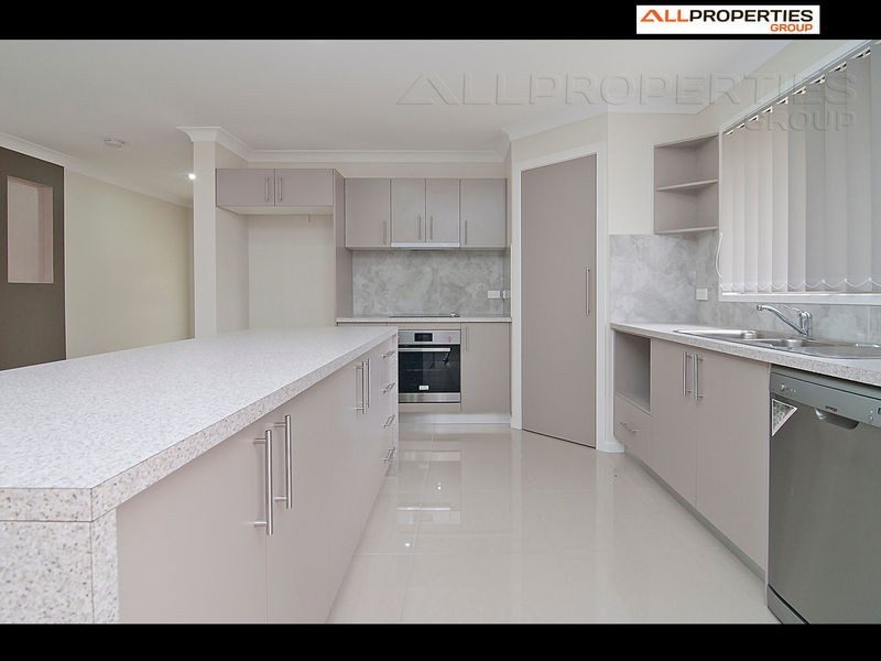 16 Dily Street, Hillcrest QLD 4118