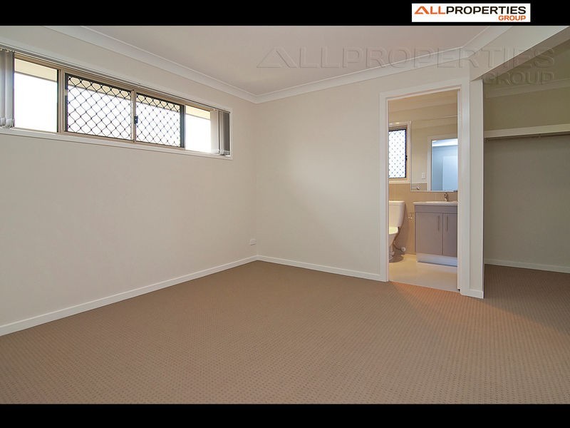 16 Dily Street, Hillcrest QLD 4118