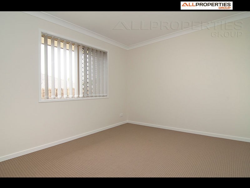 16 Dily Street, Hillcrest QLD 4118