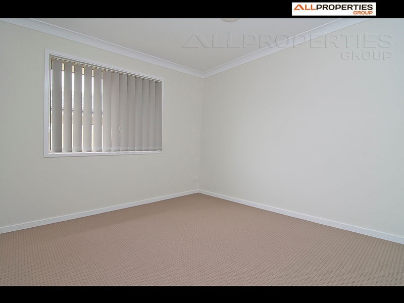 16 Dily Street, Hillcrest QLD 4118