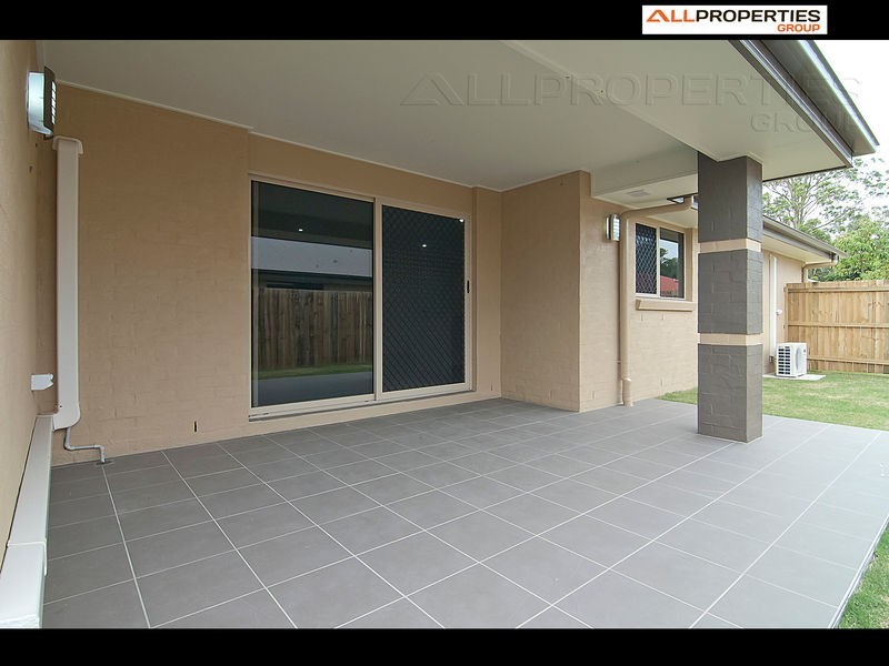 16 Dily Street, Hillcrest QLD 4118