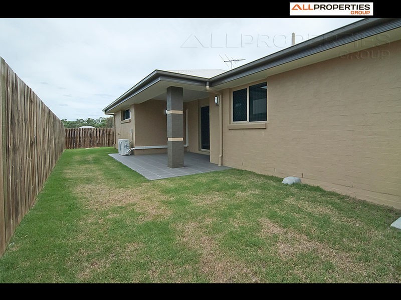 16 Dily Street, Hillcrest QLD 4118