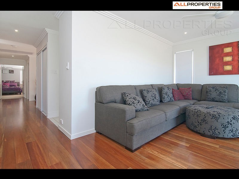 34 Sandalwood St, Heathwood QLD 4110