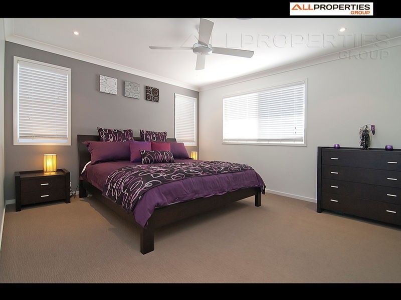 34 Sandalwood St, Heathwood QLD 4110