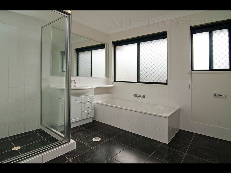 3 Tuckeroo Drive, Jimboomba QLD 4280