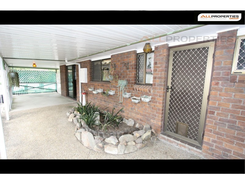 8 Thoms Crescent, Mount Warren Park QLD 4207