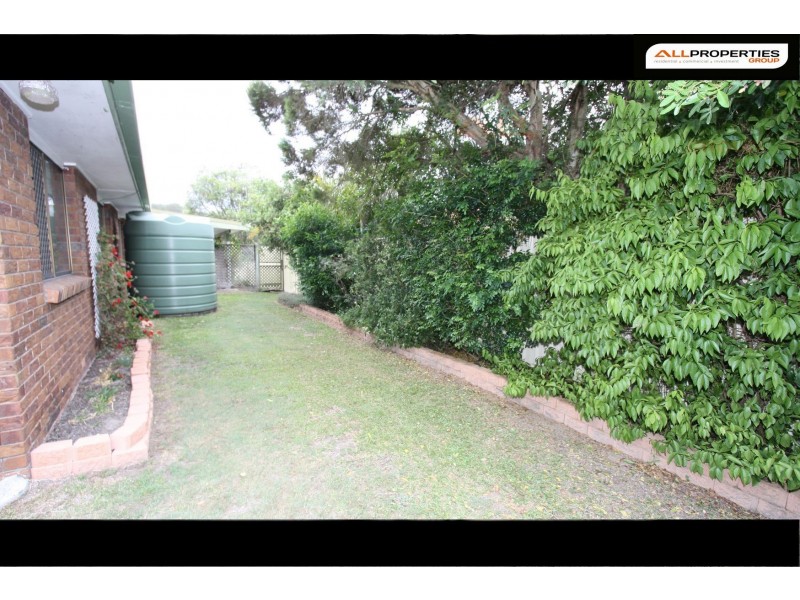 8 Thoms Crescent, Mount Warren Park QLD 4207