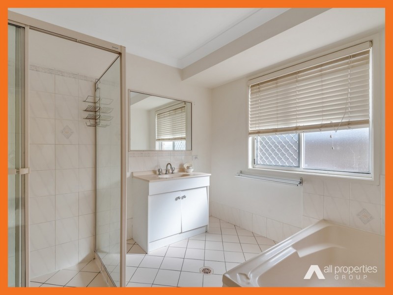 67 Bushland Drive, Regents Park QLD 4118