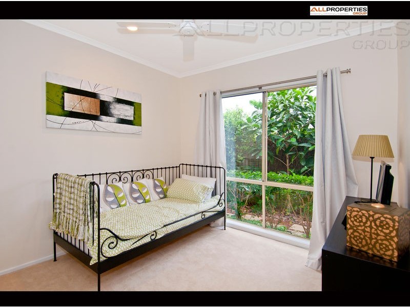 5  Amamoor court, Forest Lake QLD 4078