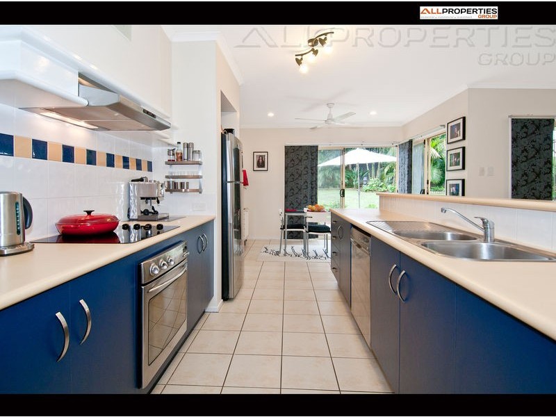 5  Amamoor court, Forest Lake QLD 4078