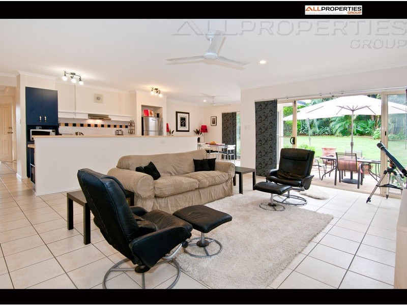 5  Amamoor court, Forest Lake QLD 4078