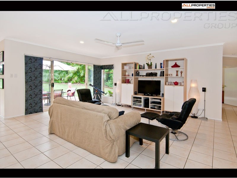 5  Amamoor court, Forest Lake QLD 4078