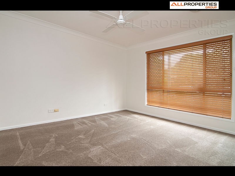 27 SAMANTHA STREET, Boronia Heights QLD 4124