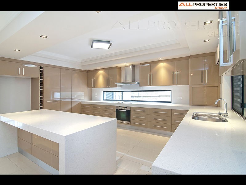 6 Cobourg St, Forest Lake QLD 4078