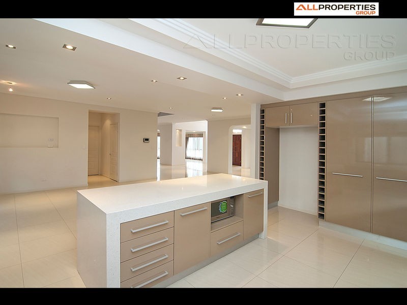 6 Cobourg St, Forest Lake QLD 4078