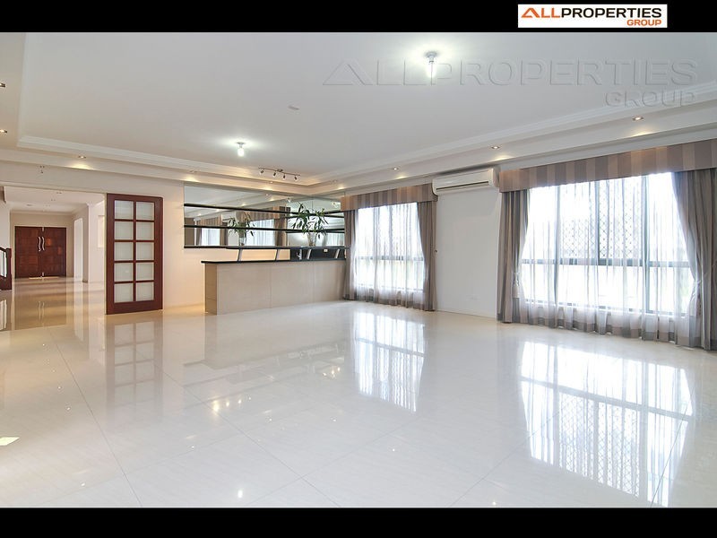 6 Cobourg St, Forest Lake QLD 4078