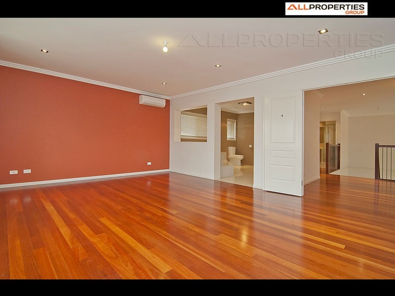 6 Cobourg St, Forest Lake QLD 4078