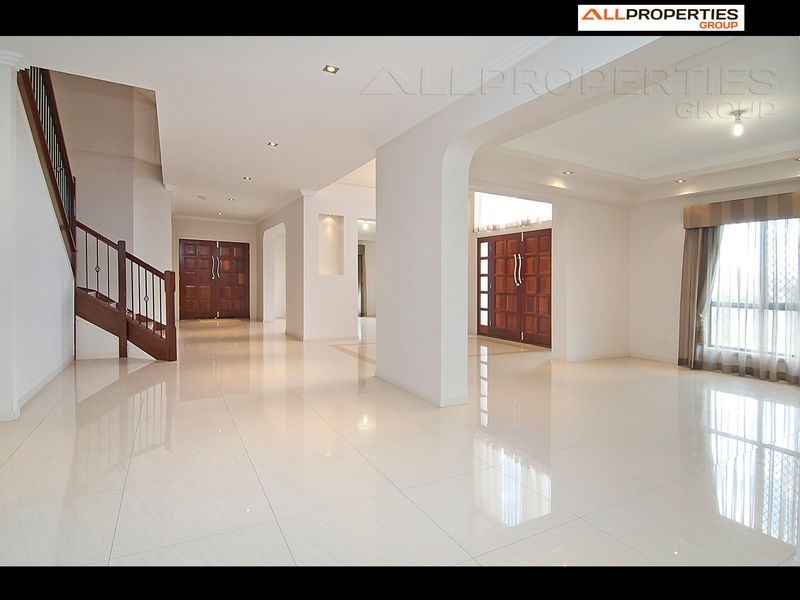 6 Cobourg St, Forest Lake QLD 4078