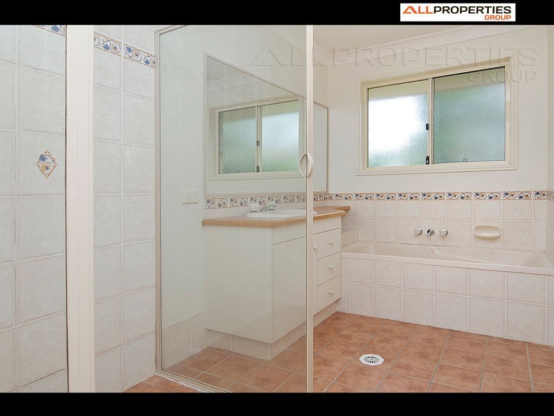 4 Toomba Place, Forest Lake QLD 4078