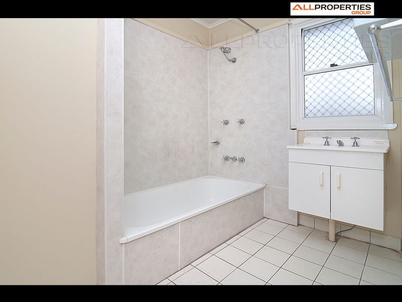 92  Sanderling St, Inala QLD 4077