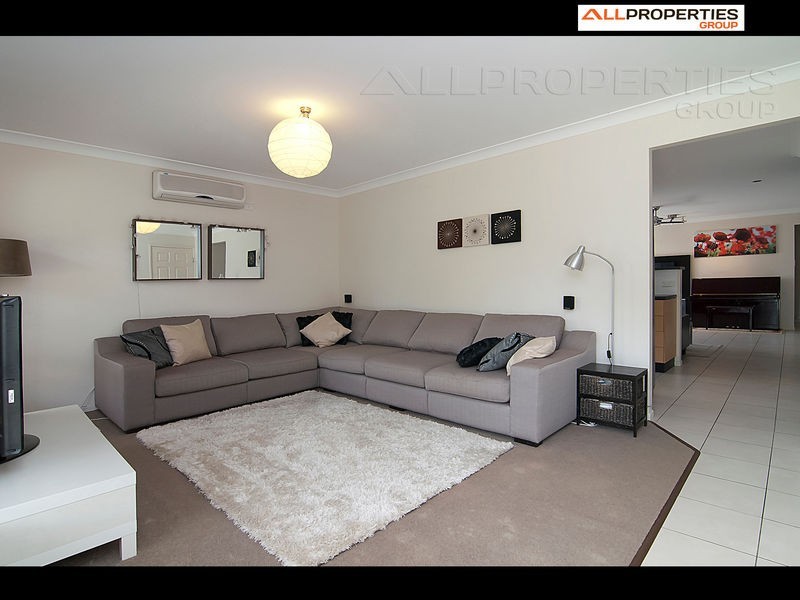 18 Winifred St, Kuraby QLD 4112