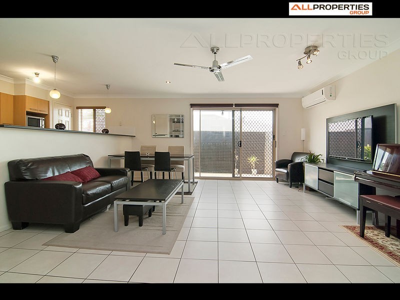 18 Winifred St, Kuraby QLD 4112