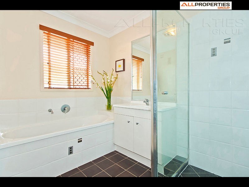 18 Winifred St, Kuraby QLD 4112