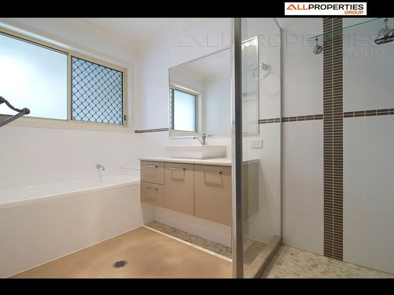 6 Injune Crct, Calamvale QLD 4116