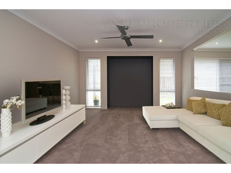 33 Oak Street, Heathwood QLD 4110