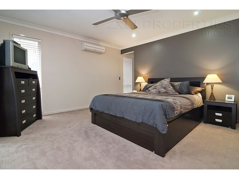 33 Oak Street, Heathwood QLD 4110