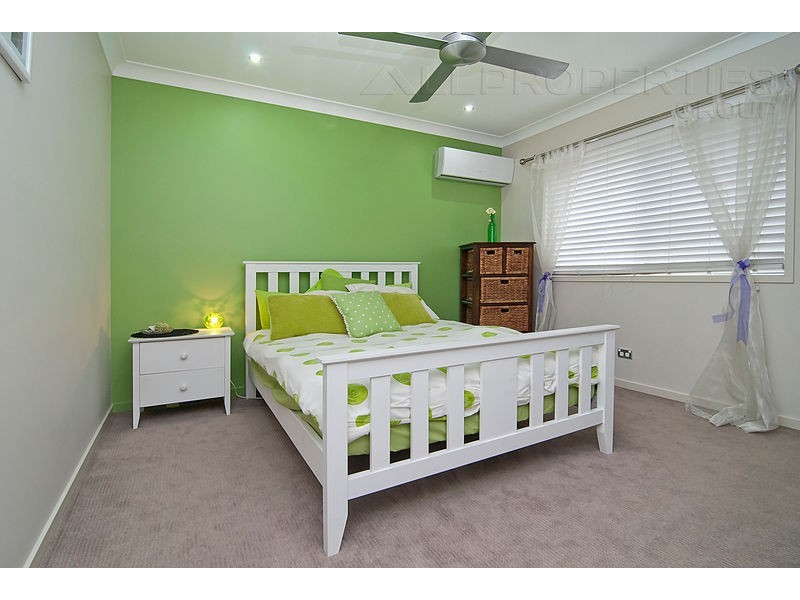 33 Oak Street, Heathwood QLD 4110