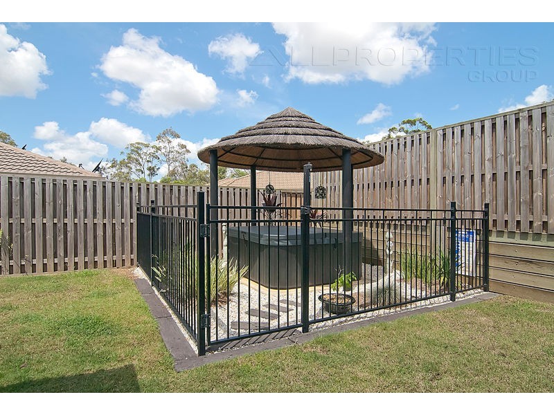 33 Oak Street, Heathwood QLD 4110