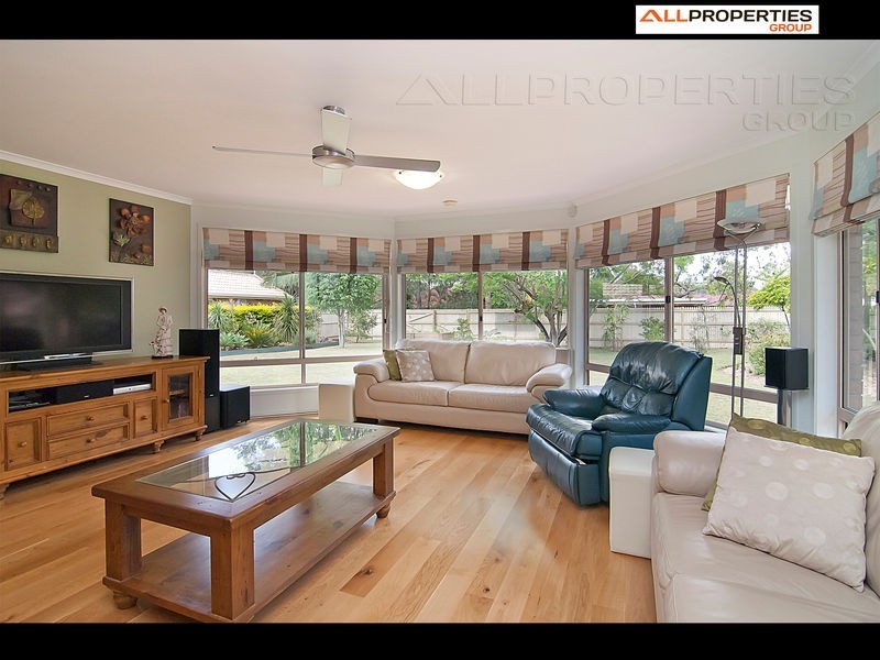 1 Acorn Circuit, Forest Lake QLD 4078