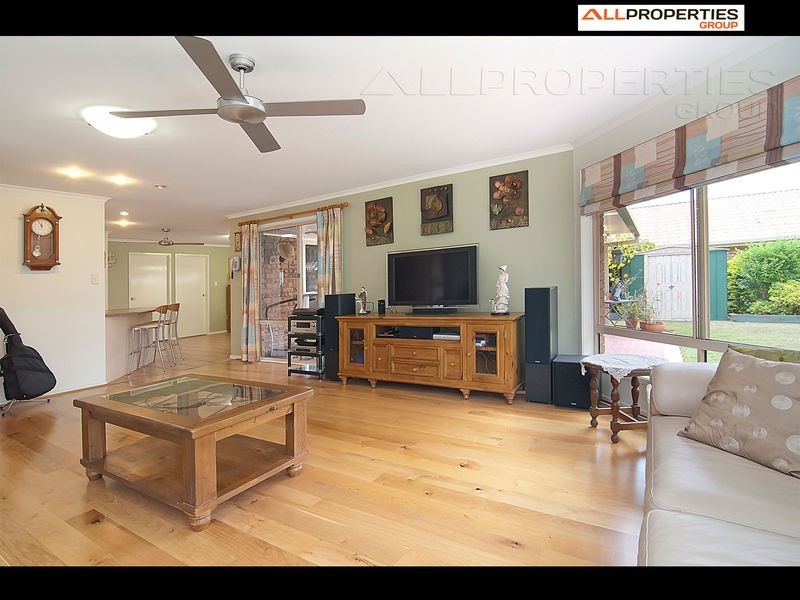 1 Acorn Circuit, Forest Lake QLD 4078