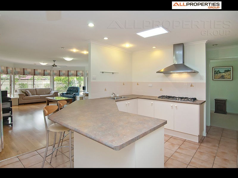 1 Acorn Circuit, Forest Lake QLD 4078