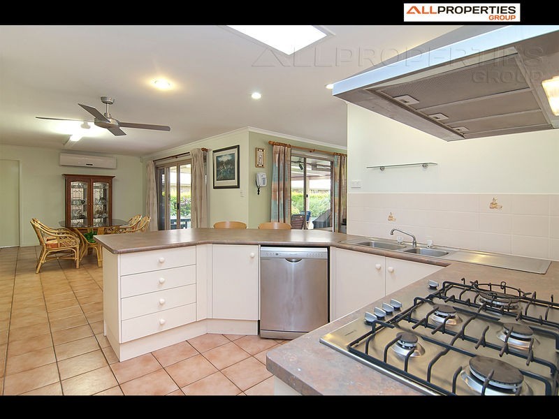 1 Acorn Circuit, Forest Lake QLD 4078