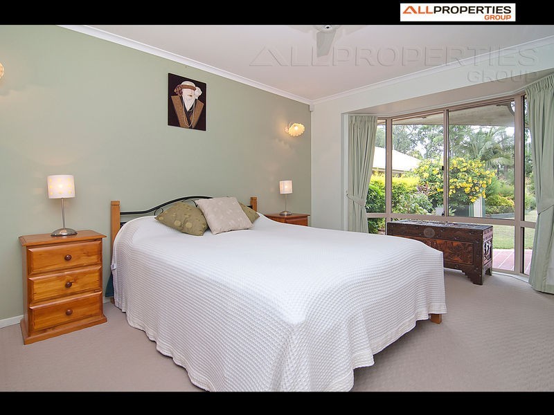 1 Acorn Circuit, Forest Lake QLD 4078