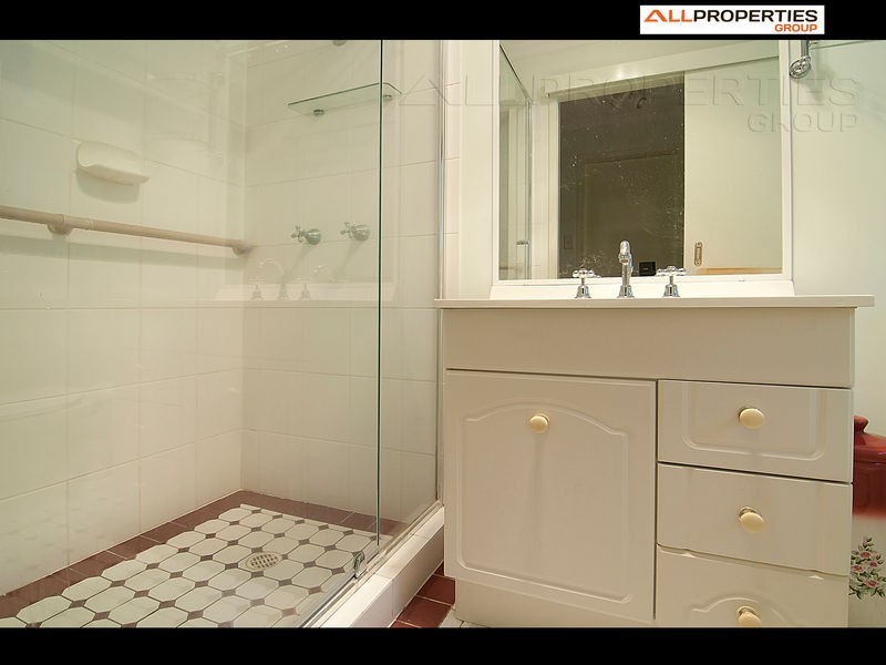 1 Acorn Circuit, Forest Lake QLD 4078