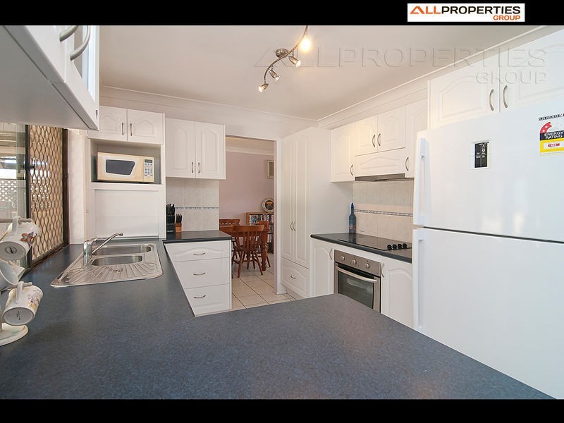 58 OWENS CRESCENT, Regents Park QLD 4118