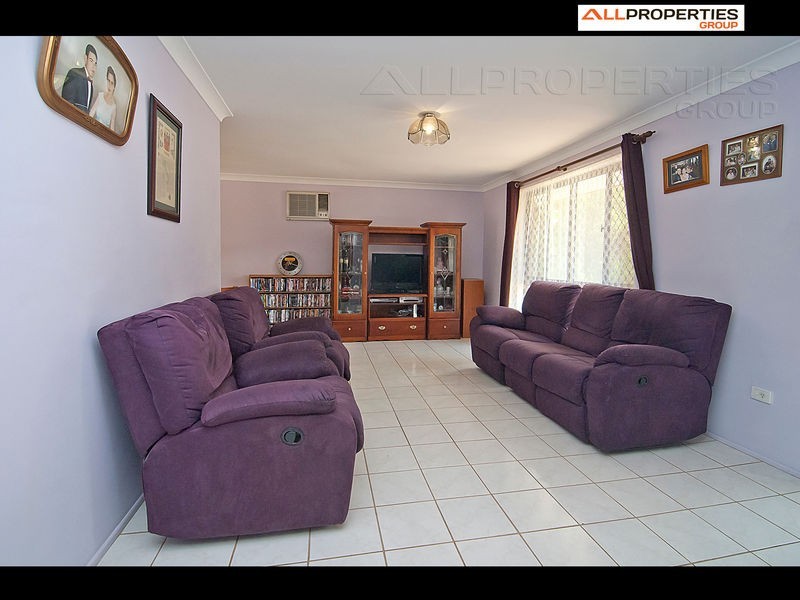 58 OWENS CRESCENT, Regents Park QLD 4118