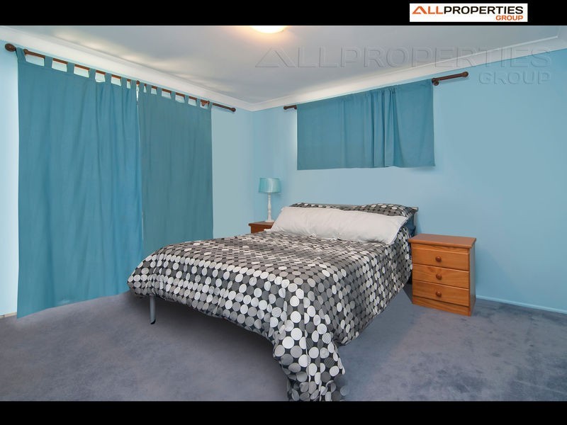 58 OWENS CRESCENT, Regents Park QLD 4118