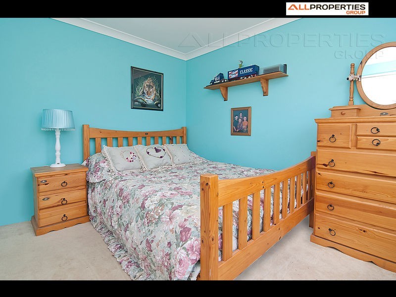 58 OWENS CRESCENT, Regents Park QLD 4118