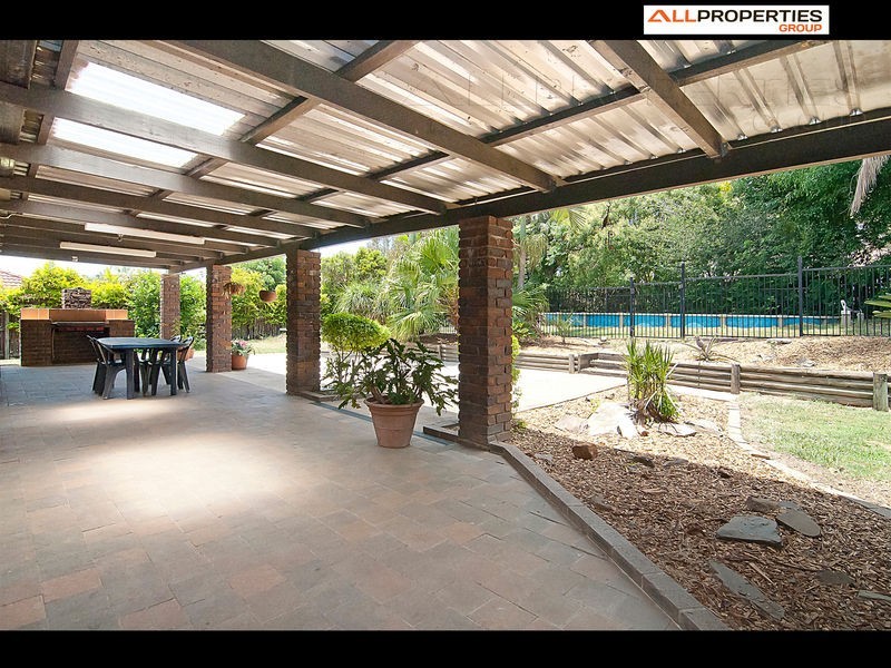 58 OWENS CRESCENT, Regents Park QLD 4118