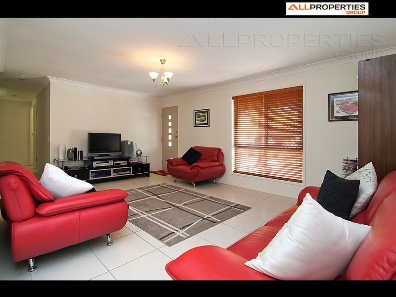 27 DRACON STREET, Regents Park QLD 4118